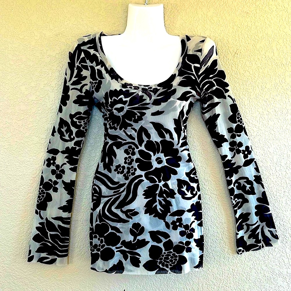Sweet Pea Women’s Long Sleeve Floral Top.